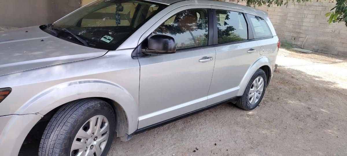 سلام عليكم جورني 2012 البيع 7 راكب قطعه وحده تبريد مكينه 2400 اربعه سلندر ضرر جامرلوغ امامي الايمن بدون دواخل رقم بغداد السعر 120وبيه مجال مكانه ديالى الاتصال   ***********
