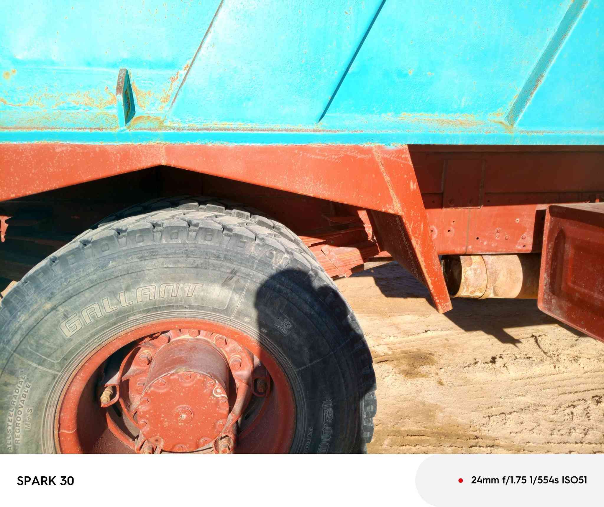 سلام عليكم للبيع البي موديل 75محرك ٨ مجفت قبل شهرين 
نفض احسن غراض حطيتهن يعني محرك طك فلين كير 25 سبركنات جدد اكسل جيف قماره طك فلين من النجف جديده بليته القماره حطيتها مال القديمه بدي جديد مصلح تخم تاير جديد سياره مال خبزه خير من الله حتا سبلت فيها شغال دوشمه جديده رقم ديالى جك الماني جديد تحويل مباشر السعر ١٥٥ ورقه وحي الله الشرايه رقمي  ***********
