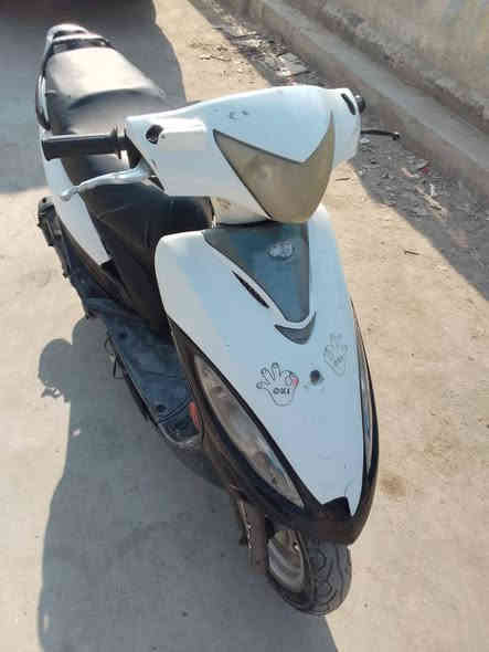 جي فور للبيع كلشي شغال بيه ما ناقصه شي محرك ناعم سعره 265وبيه مجال ‏‪دراجه على وضع الابلاد ‏‪***********‬‏ وتساب
