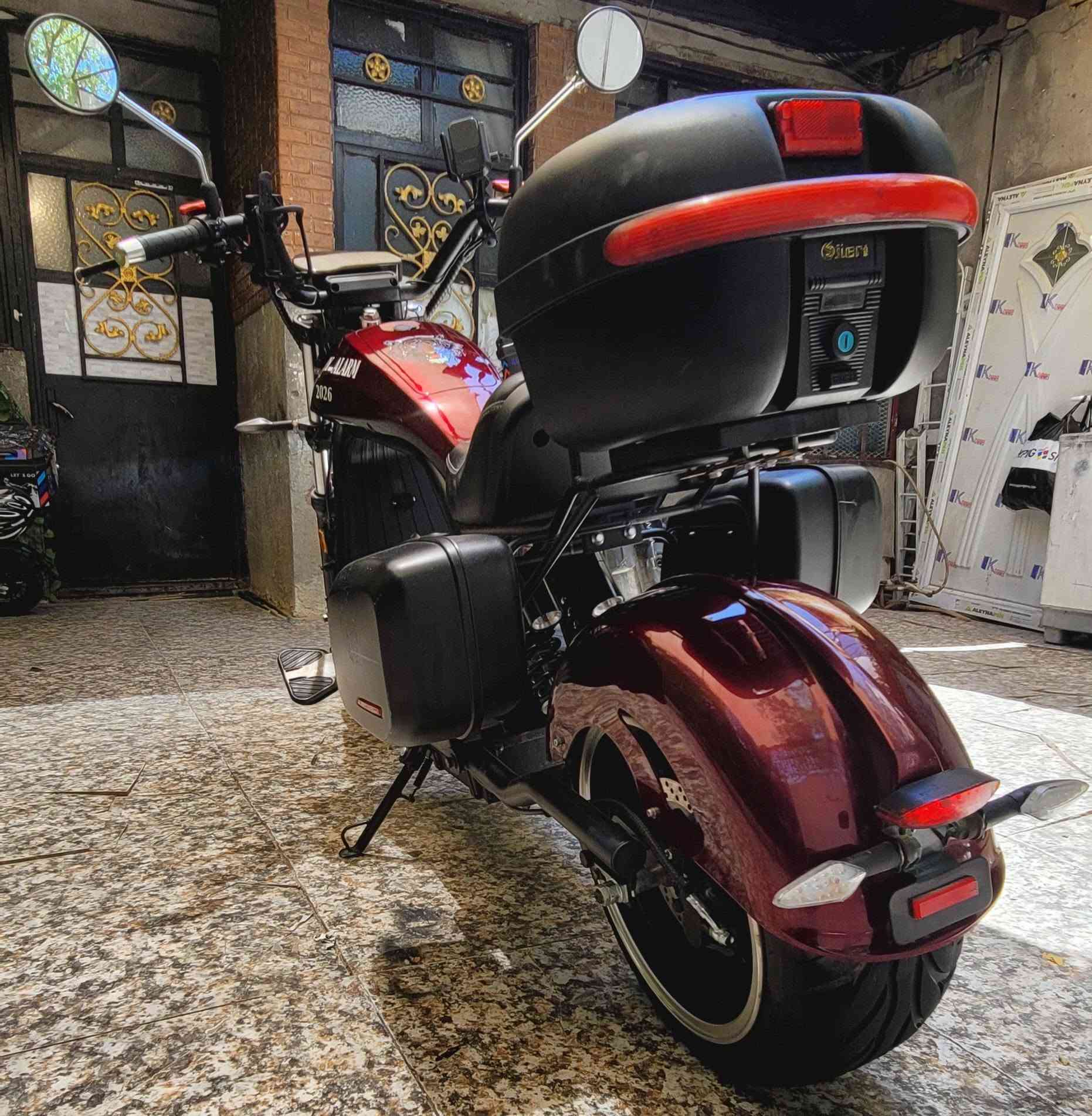 السلام عليكم...دراجه _هارلي _ HARLEY_ALARM..كهربائيه ..اخر اصدار _2026_ مستورده استيراد خاص ..بطاريه ليثيوم فوسفات الحديد._35_ امبير..سويجين وبصمتين ..تشغيل بصمه وسويج وجهاز مانع سرقه وتشغيل عن بعد..اخوان الدراجه مصممه للمسافات الطويله وليس السرعه ...تمشيك بل شحنه الواحده اكثر من 70 كيلو ..اما السرعه _60_k...القصوى ...(الي يحب السرعه ماتخدمه هيج قطعه ) وصل المعرض والعده الاصليه بل صندوق 
السعر (مليون و600) قفل وسعر نهائي...مكاني بغداد الشعب قرب محكمة الشعب الجديده على الشارع العام الشراي يتصل...***********...واتساب موجود....حياكم الله
