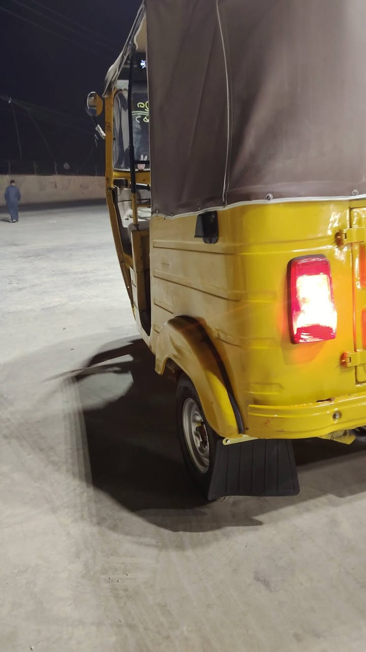 سلام عليكم
تكتك ٢٠٢٠ للبيع
التكتك خير من الله
بيهة دوس وصفحه بس
تحويل ثاني يوم
 التكتك مجفته
مكاني جسر ديالى القديم
***********
السعر ب٦٧٥٠ وبيهة مجال
