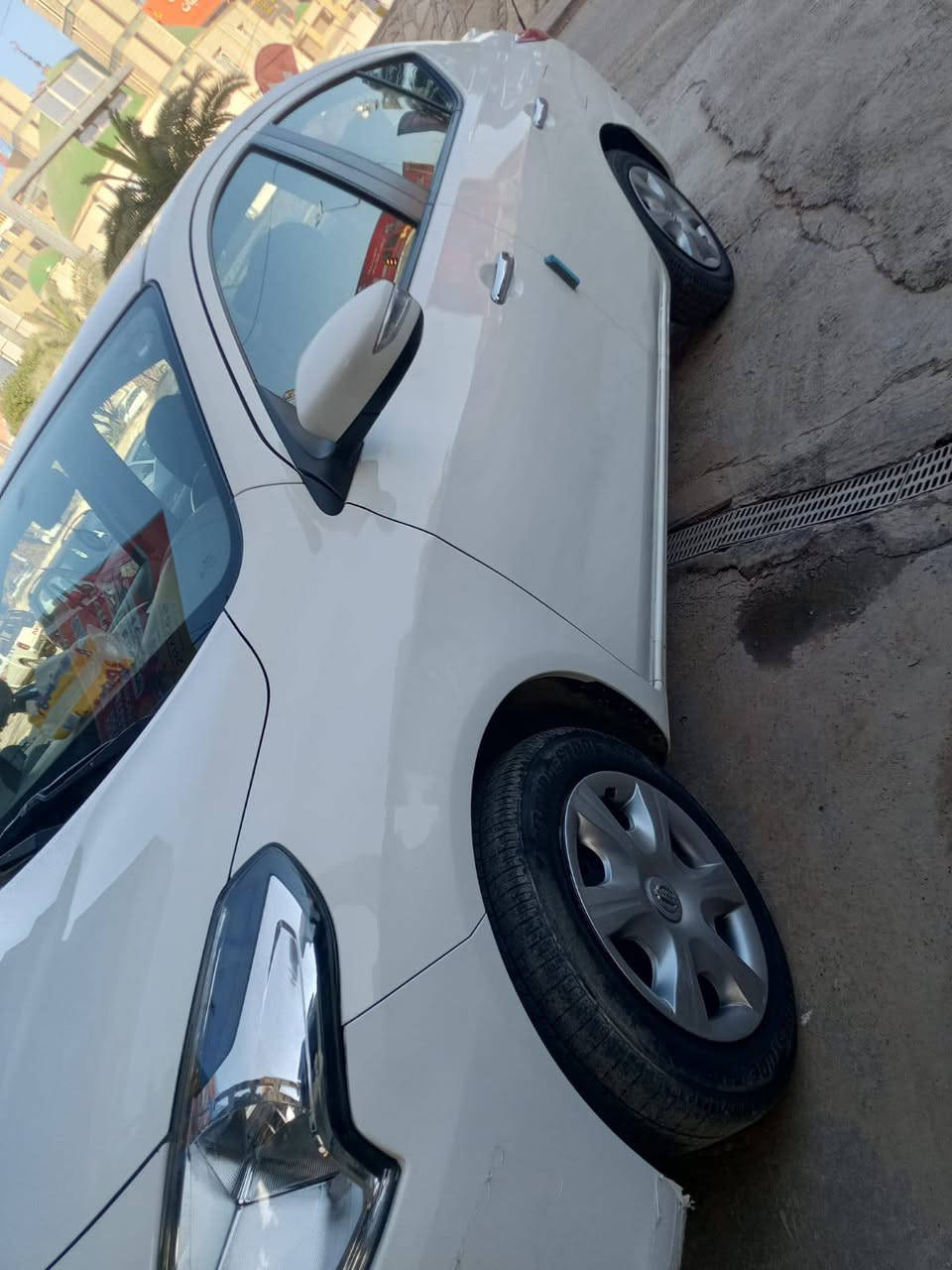 السلام عليكم
نيسان صني مصري موديل 25 
كير مكينة حدادية مكفولات  شرط رقم اربيل  ب اسمي  تحويل ثاني يوم ماشية 74  بيها فقط بارد بلحوض جداً  بسيط وممبين  بدون قطرة صبغ  ودعامية بلادية  باقي السيارة مكفولة كلشي  واضح  بلصور   ونصبها احلى من الصور  نقصها فقط تخم تاير  السعر 122 وبيها مجال بسيط مكان السيارة بغداد  
***********
