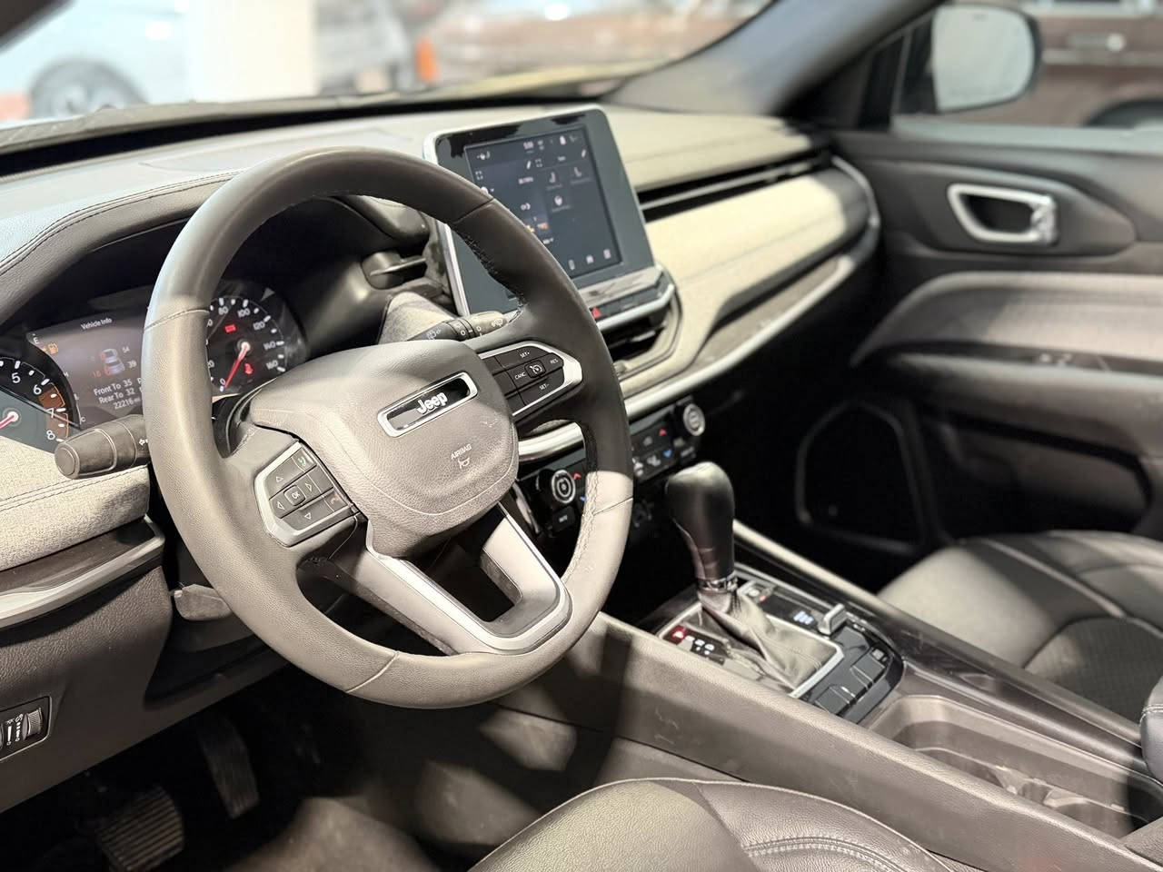 سعر_مناسب_جدا
جيب كومباس٢٠٢٥ ليمتد،  

ماشية: ٢٠ مايل 

وارد امريكي بيها قطعتين صبغ  جملوغ وربع بنيد

حادثها کلش خفیف وباقی کفالە بشرط .. 

🟪ســعــر167$ ورقة

مواصفات 

كير اوتوماتيك، سكان يحتوي على رادار، دبل إكـسل 4x4

محرك 4سلندر،

كاميرا خلفية - كاميرات 360 درجة - حساسات

تبريد وتسخين للكوشنات بصمة - شاشة - مراية برادارتحكم أوتوماتيكي بدرجة حرارة التبريد والتدفئة لايت زينون - سكان بيه هيتـرسيستم أيفون ،، رادار أمامي - رادار خلفي - رادار المرايارادار تحديد خطوط الشارع ،، لايت زينون - لايت LEDسكان بيه هيتـر - نظام أيفون ،، شغال - دبل 4x4 - رادار و بعد هوایە مواصفات .. 

العنوان دهوك

للاستفسار 

***********

***********
