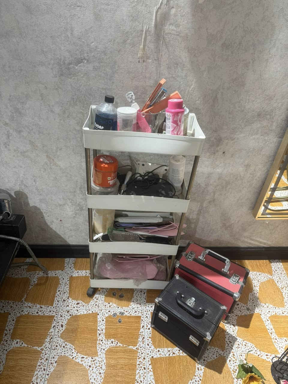 مساء الورد ماتبقى من اثاث الصالون الراغب بالشراء ***********
