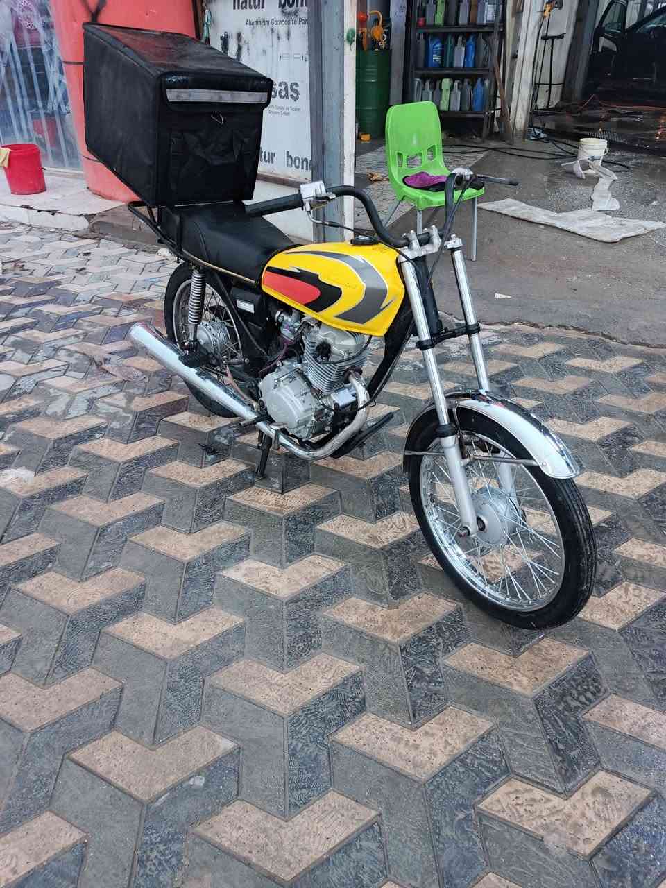 للبيع مشي أو شلعه او معدل مفتوحه دراجه كلجات جدد دراجه نص غراضها 2025 جديد توني شادهن كلك كلك مكاني ناصريه مركز مكينه شلامجه سعرها 550 وبيها مجال قليل ***********
