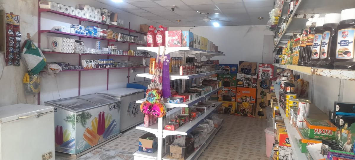 السلام عليكم
اسواق للبيع   في التحرير الزراعي  على الشارع الرئيسي  اسواق متكاملا  وشغاله  
للستفسار اتصل  ***********
