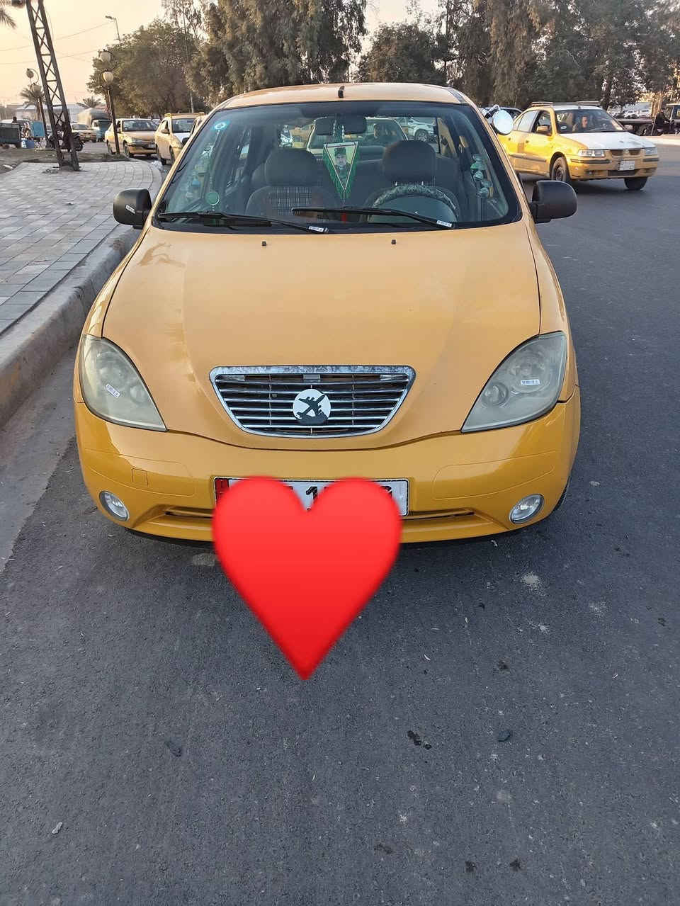 السلام عليكم طيبه2015 رقم بغداد سنويه 2026 مصفره هئيه وغرامات مكفوله من ضربه وتبديل سياره جديده ومال جناي بعد احلا من الصور مكينه وكير وحداديه مكفولات تبريد ت جديد السعر (37) وبيها مجال قليل كلش الاتصال التواصل ***********  مكاني بغداد حي اور سبع قصور
