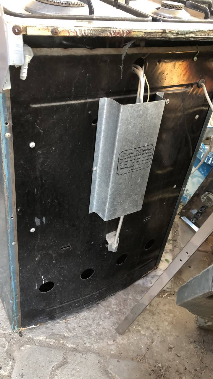 بعده بترابه حجي السلام عليكم طباخ اربع عيون مصري باب اول باله باله وليس مستخدم شغال كله ***********
