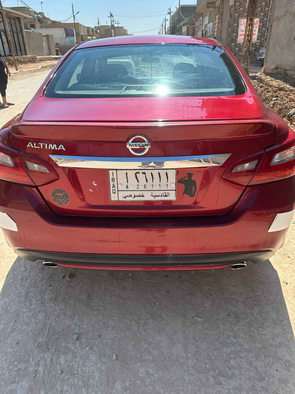 السلام عليكم 
نيسان التيما موديل 18 S
ضررها اصبع من البنيد ومبدل البنيد سياره مكفوله من كلشي عليها منظمومه زنون ناصي عالي تخم تاير باتري جديد السياره الف دينار ماتصرف عليها سياره جاهزه من كلشي تبريد اذا مو ثلج مرجوعه سباره متعوب عليها حيل والبنيد شويه بي جراد لان مبدل الاصلي وحديد 
السعر 130 وبيها مجال قليل
***********
