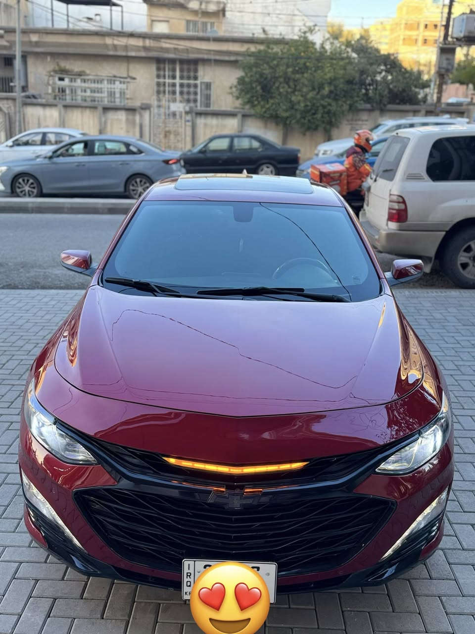 للبيع: شفروليه ماليبو 2022 LT2 (Black Top)
وارد كندي، سيارة كلش نظيفة ومصروف عليها.
 الموديل: 2022
 المسافة: 79,000 كم (العداد 240)
 المواصفات: بانوراما، رادار، بصمة، كراسي كهرباء، لايتات زينون، Apple CarPlay.
 التعديلات: ستيرنج ليد (LED)، 4 ويلات وتخم تايرات جديد  BBS أصلي، سيستم صوت كامل Pioneer ويا أمبليفاير.
تفاصيل الحادث والصبغ:
 البونيد مصبوغ.
 الجاملغين الأماميين صبغ أمريكا.
 الايرباغ طاير بس مال ستيرنج ومستبدل بلادي، السيارة ناوي ما ناخذه (يعني اللغد والشاصي سليمات وبشرط).
📍 الموقع: السليمانية
📞 للمزيد من المعلومات يرجى الاتصال: ***********
