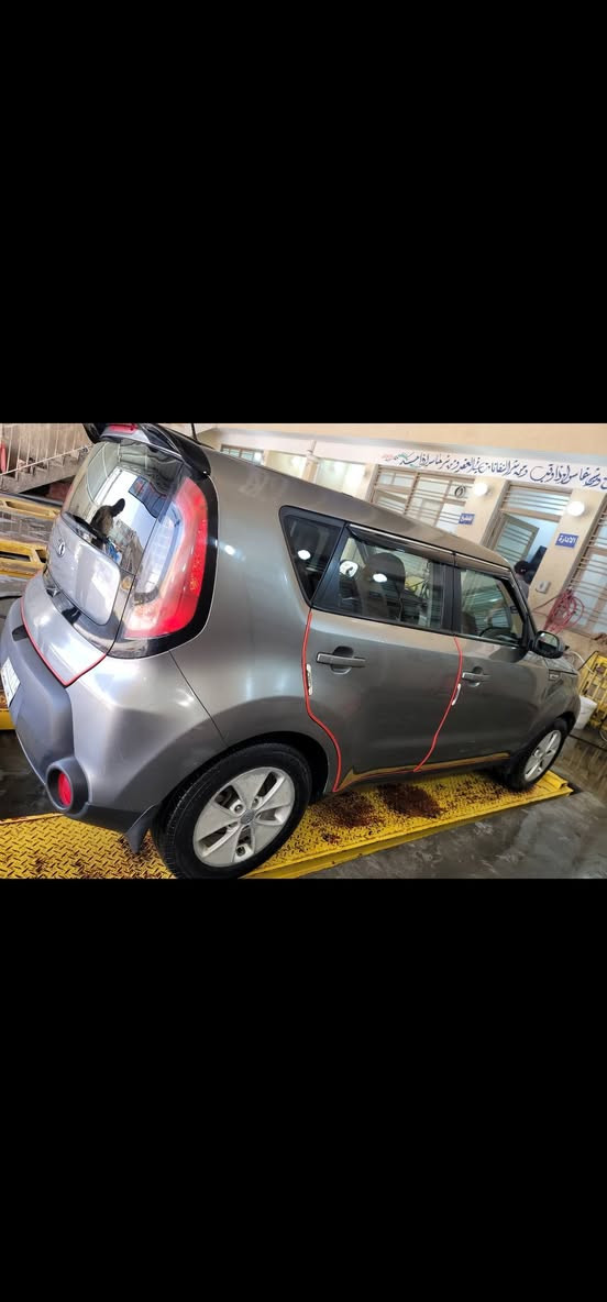 السلام عليكم كيا صول وارد امريكي بيها سونار ابيع حزام كير محرك مكفول السياره مامتعوبه ماشيه 90الف السعر 85 وبيها مجال قليل 
***********
