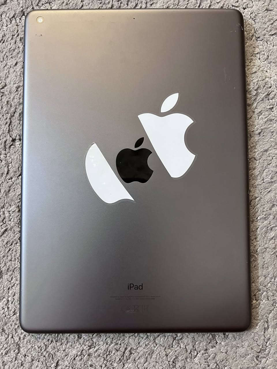 السلام عليكم ورحمة الله عندي ايباد 9 نظافته 95 بالمية بي ضربتين بس الي مبينه بالصوره وضربه كلش خفيفه فوك بالجهاز  مبدل گلاس بلادي والتاچ ايدي مايشتغل  
يجي ويا لزكة العاب وكفر دفتري وبي متجر بي كل التطبيقات المدفوعة ببلاش يعني تشتري گبل تروح تلعب
قيم واخذ الجهاز مرتب


**إذا كنت صاحب هذا الإعلان وتريد حذفه لأي سبب، رجاءا أرسل رسالة إلى الدعم الفني**