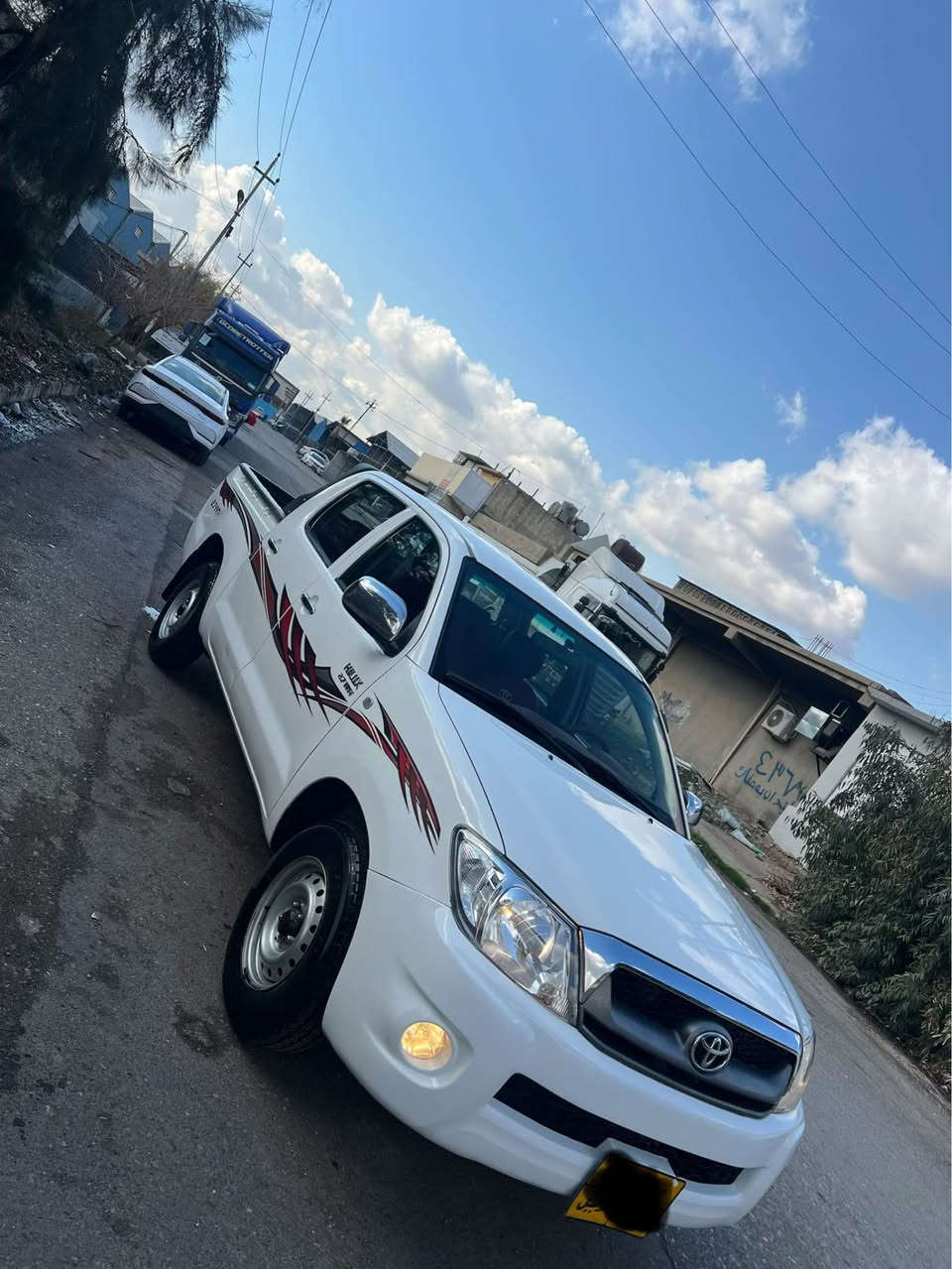 تويوتا هايلوكس موديل 2011
ناو سور و بودي قولاب 
سه نه وي نويه
مه كينه ي نه كرايته وه به شه رت 
سيستمي غازي ايطالي له گه له 
ته نها 2 پارجه ي بوياخه 
باقه ي هه موو ي به شه رت 
رقم هاتف :*********** أربيل, العراق
