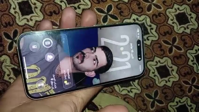 السلام عليكم ايفون 15عادي  ذاكره 128بطاريه82التلفون مامفتوح وضع شركة بس فطور بالشاشه وبالضهر السعر اتصل وتدلل ***********
