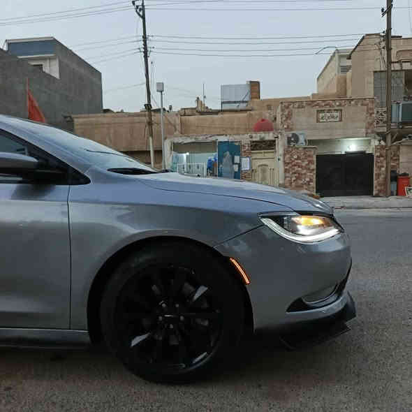 السلام عليكم كرايسلر c200 2015 للبيع سته سلندر السياره S فول مواصفات عدا البانوراما رقم بغداد مكانها بغداد الدورة للاستفسار ***********
