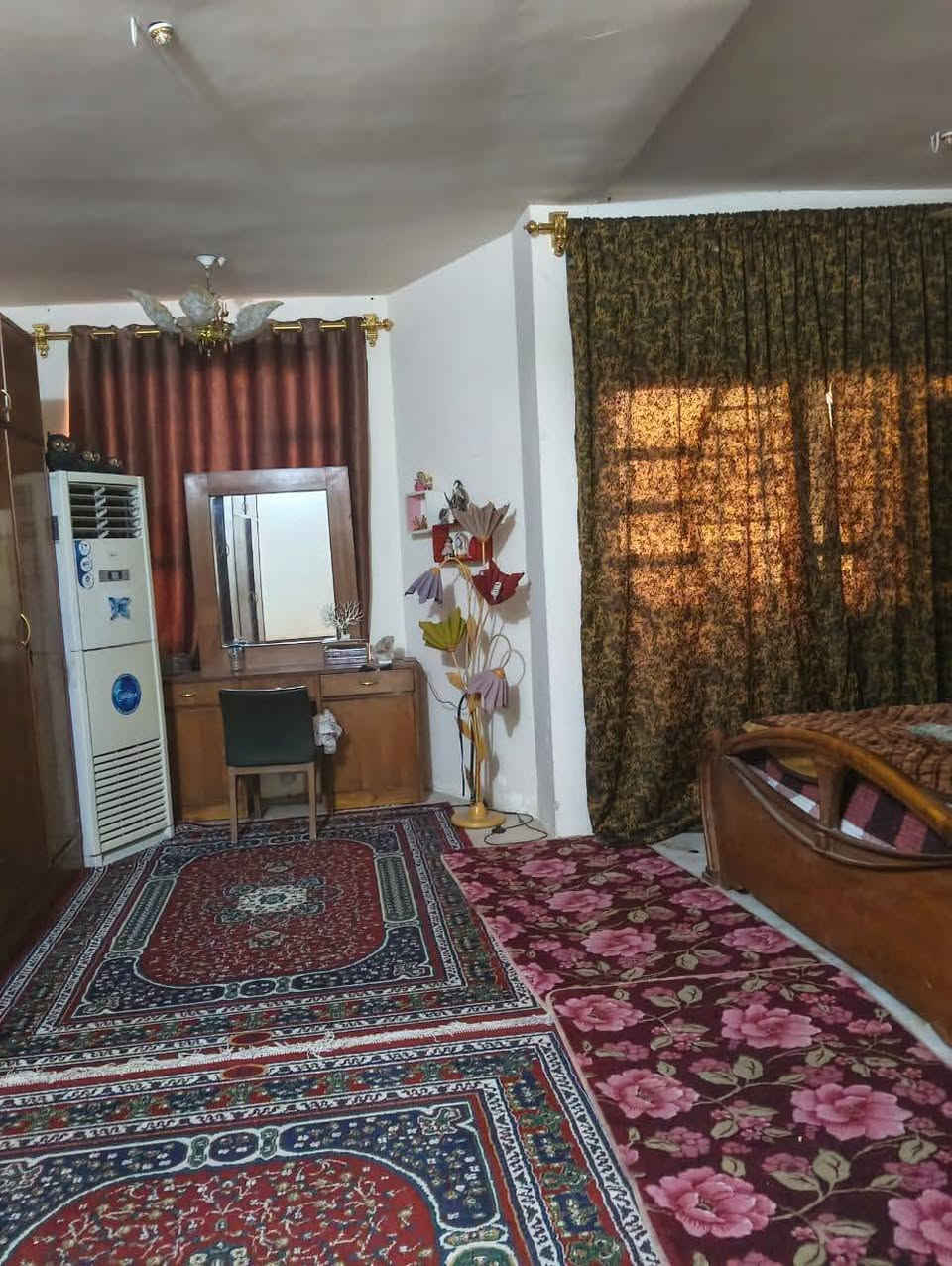 مساحه 75 متر طابو ملك صرف 

يحتوي علا صاله مطبخ  بل وجه هول داخلي كبير
وفوك غرفتين نوم 
العنوان منطقت الشرطه الخامسه  حي التراث 
سعره 120 وبي ***********مكتب الغديرابوصكر
