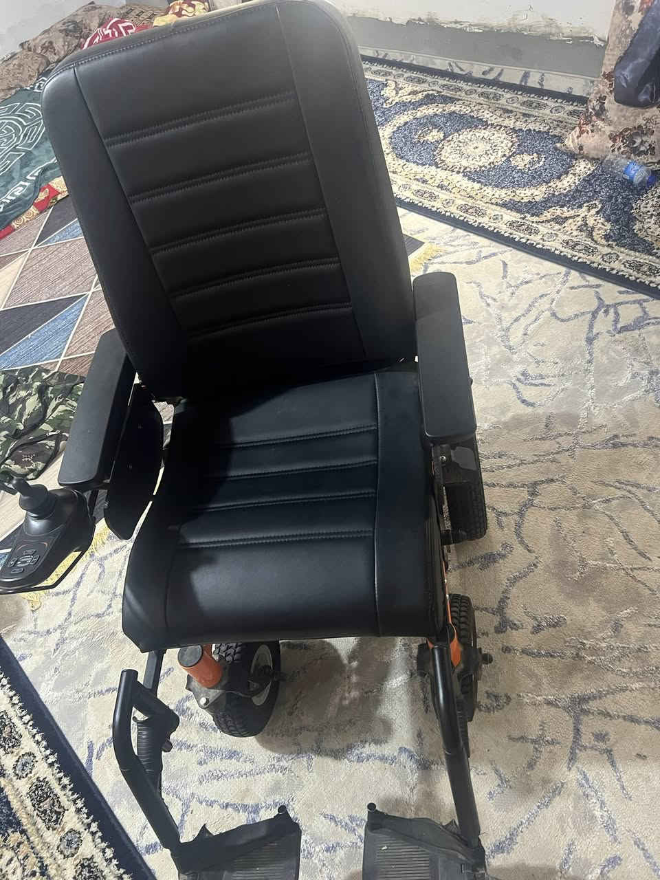 السلام عليكم هاذي العربانه للبيع بعدها كارتون ما مستخدمه اقل الشهر جديده بعدها وسعرها مناسب جدا ….الاتصال ***********
