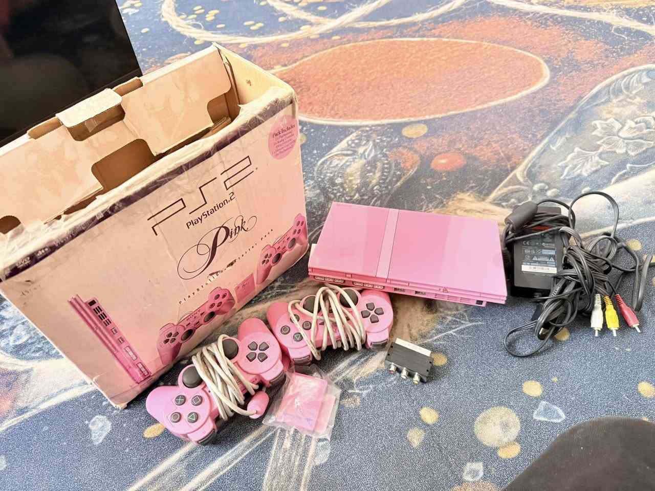 بلي 2 كامل مع الملحقات مع الكارتونه
السعر 65 مع التوصيل 
التواصل *********** متوفر واتساب
