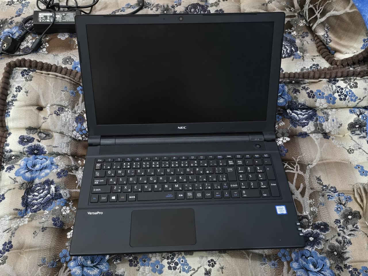 #مكلف_بالنشر 
السلام عليكم
حاسبة لاب توب للبيع 
نظيفة جدا، مواصفاتها موجودة بالصور 
ملحقات. شاحنتها الاصلية فقط 
السعر 220 وبيها مجال قليل 
للاستفسار: راسلني خاص
او اتصل ***********
