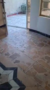 بيت للايجار مساحه 110 خلف الخالدي مول يحتوي على اربع غرف نوم للتواصل و...