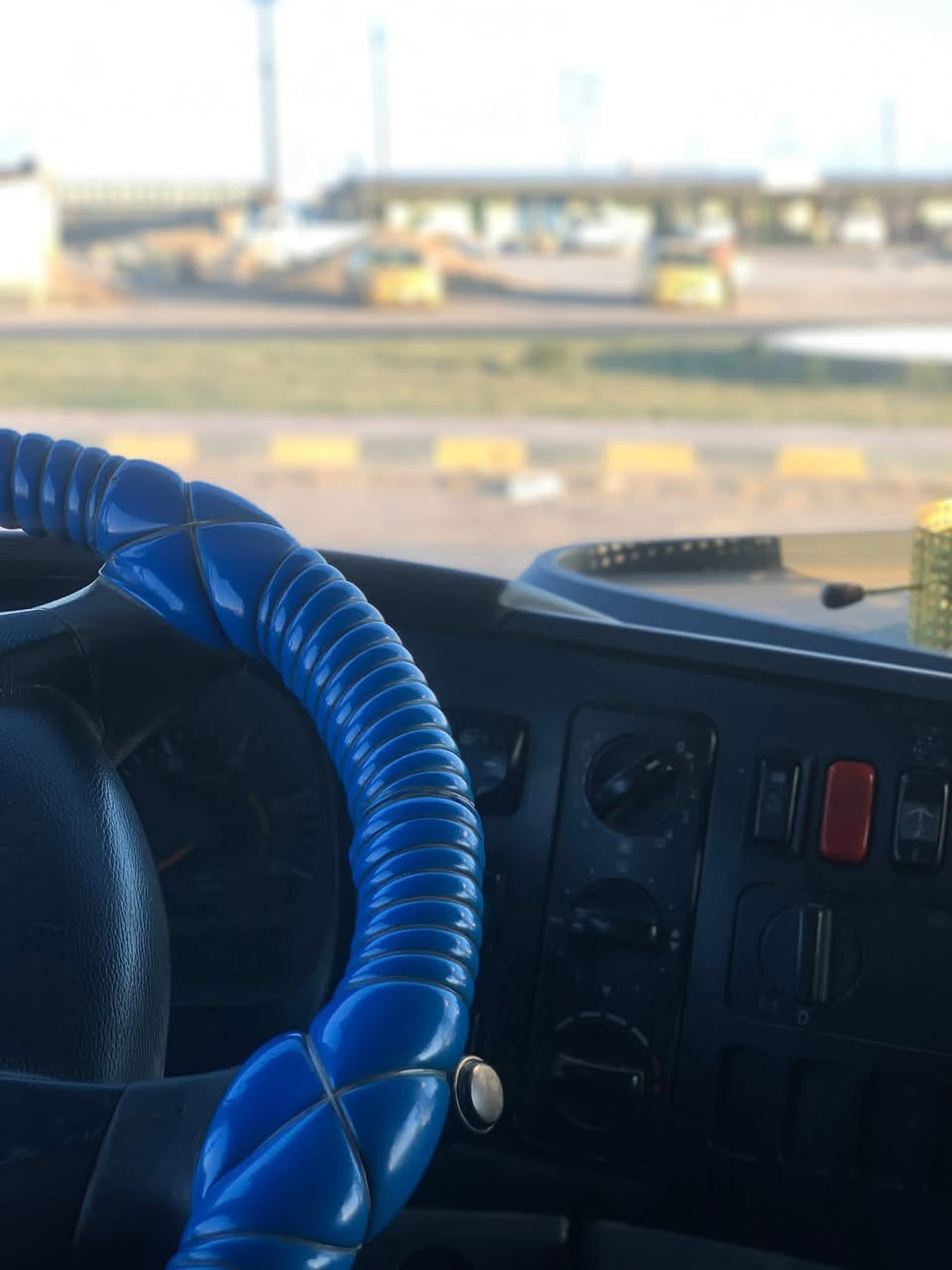 قلاب اكسور 
٢٠٠٦
حجم١٨٣٥
كير محرك شرط 
سنگل سحال
رقم صلاح الدين 
وكاله فقط
***********
