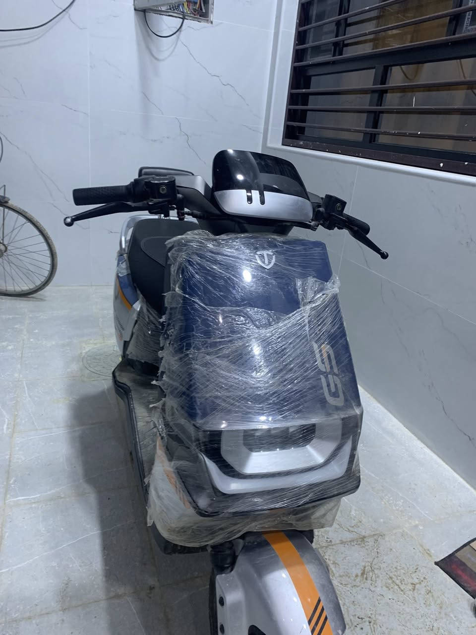 سلام عليكم دراجه تالج شحن فول مواصفات يجي وياه بصمه تقفل وتفتح و تشغيل عن بعد كل ملحقاتها جاهزه كلشي بيها شغال ميه بالميه بس شغلها و امشي ما ناقصها اي شي السعر 750 الف للاستفسار على هذا الرقم بي واتساب ***********
