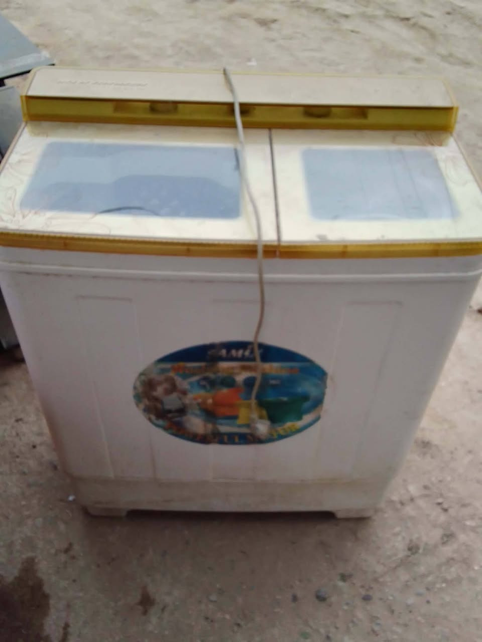 من رخصة الادمن
كاونتر ثلاث قطع السعر 125الف
مجمده شغاله 115الف
طباخ عشتار 90الف
غساله شغاله على الفحص 60الف
جرباية ودوشكه السعر60الف 
دواشك جددسفنج نفر سعر الواحد 25الف
كاونتر سنك تسكام 60الف
حله شارع 60
***********
***********
