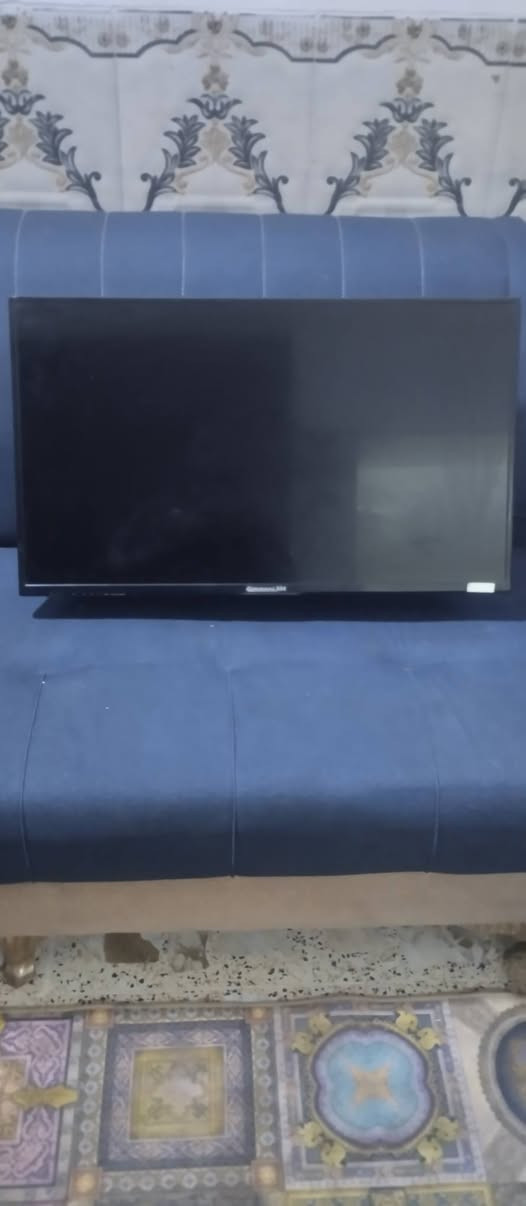 السلام عليكم شاشه اصليه حجم 32
شاشه نضيفه بدون نت السعر 60 بغداد جسر ديالى القديم 
***********
