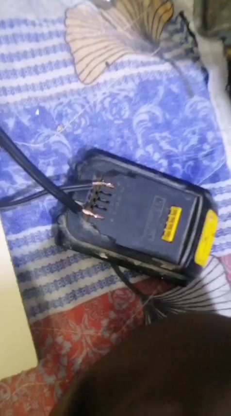 زوج زنون للبيع جدد ما مشتغلات غير بس فحص كدام عيونكم شرط اذا تشده تشبع مسبه واني ابري ذمتي ويقره 280 واط فحص عالجهاز يستقر 220 مينزل بعد اقل و غير هذا 5 براد و دبل كومباس يعني انسه الحماوه والفصله وينطيك مدى كيلو او اقل بشويه حسب نضرك و حجم الفيشة 9005 يعني يرهم صيني مثل البي واي دي و يرهم امريكي ويرهم ياباني ويرهم كوري السعر 80 وبي مجال والرقم واتساب***********
