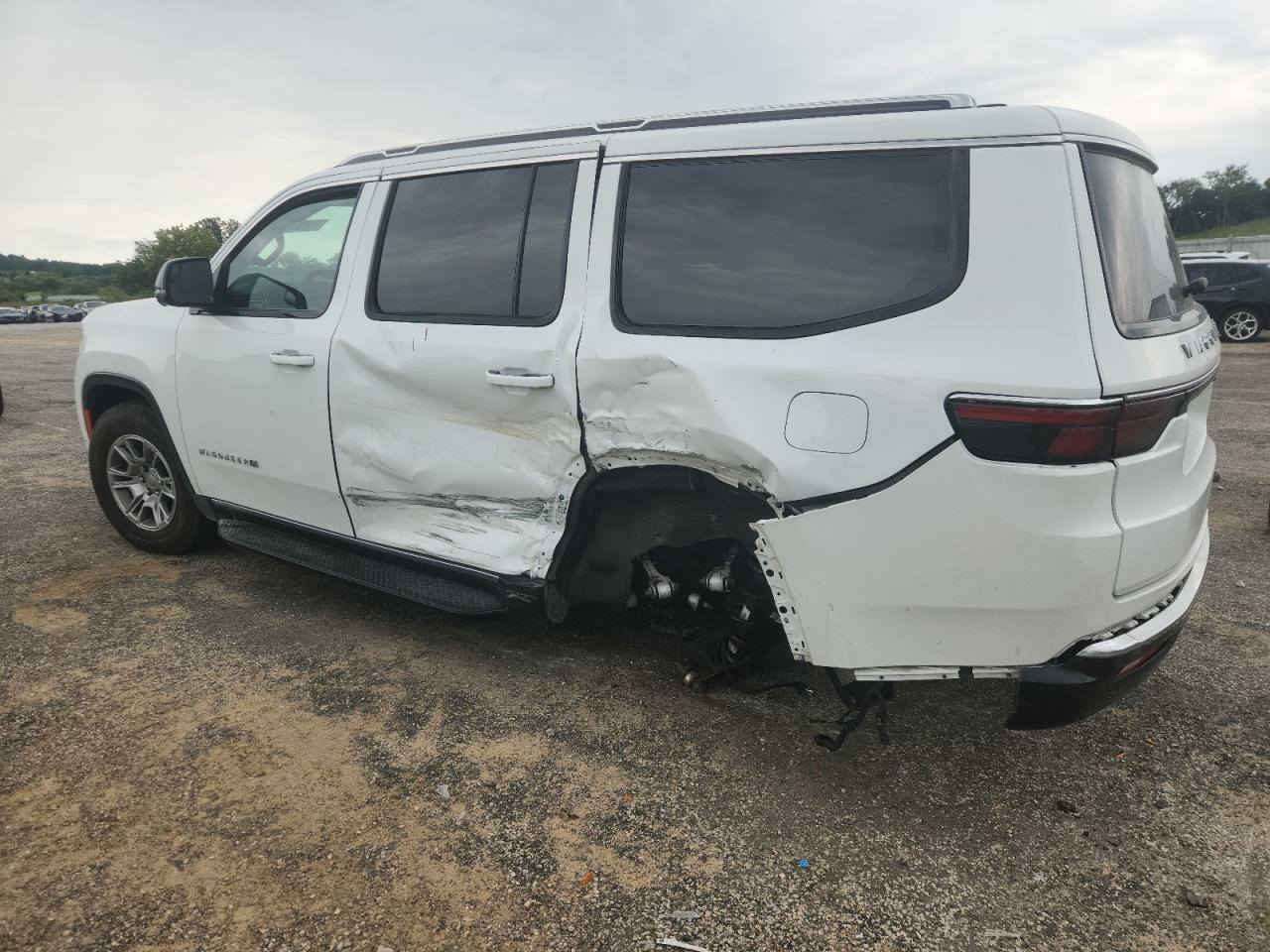 السلام عليكم 
جيب وكنيير موديل 2024
رقم بغداد دخول ذوي الشهداء
***********
