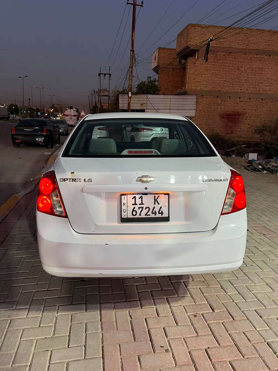 أوبترا لون ابيض رقم بغداد
بيها فقط جاملغ امامي ايمن صبغ والباقي بدون صبغ بيها رصعات بسيطه 
كير ومحرك الحمدلله   محرك مجفت بس بيها شويه تنقيص 
تبريد شغال 
غرفتها كلش جديده 
السعر ٦٨ ورقه وبيها مجال بسيط 
مكان بغداد الغزاليه تحويل ثاني يوم 
***********

