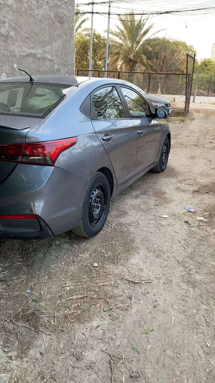 سلام. وعليكم اكسنت 2017 ضرره جامله يمين ونص البنيد بدون دواخل وبيه ربع جاملغ الأيسر صبغ انطخت بيدي سياره جاهزه من كلشي وعليه ادامه  كيره AT  المرغوب سياره معروضه 110 

هذه رقمي ***********
