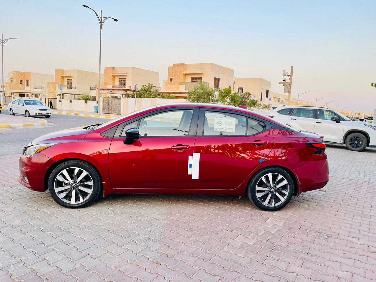 السلام عليكم…الحلال للبيع
 بسعر113 ورقه اعتذر عن الاقساط 
نيسان ڤيرسا 2020 SR امريكي صبغ دعاميه فقط
 لون احمر ماروني مميز جداً🩸 مكفوله بدون صبغ 
كير اوتوماتيك بدون عيب
محرك بدون فتح بدون عيب
⚔️ماشيه 100 الف حقيقي

❇️مواصفات SR تجي فوول عدا الفتحه❇️
بصمه تشغيل وابواب وصندوق
رادار امامي وكامره 
رادار جانبي 
داخل اسود خيط ماروني مميز
شاشه كار بلي وكامره دواره
كروس سرعه
تحكم ستيرن 
عداد ديجتل وشاشه عرض اعطال
بلوجكترات 
حساسات خلفيه
لايت ليد بلادي 
لايت زينون عدسات
ويل كب SR بلادي
ستيرن رياضي حرف D 
دعاميه خلفيه دفيوزر بلادي
تبريد ثلج 

🔴سياره جاهزه من كلشي تشغل وتطلع 
السياره كفاله عاامه بدون صبغ بدون تبديل بدون ايرباك شرط فقط دعاميه صبغ شرط السونار

رقم 21 سليمانيه انكليزي الجديد سنويه جديده لل2029هزه لل2027 تحويل بنفس اليوم 
السعر 113ورقه وبيها مجال بسيط
🔺مكاني تكريت 
***********
