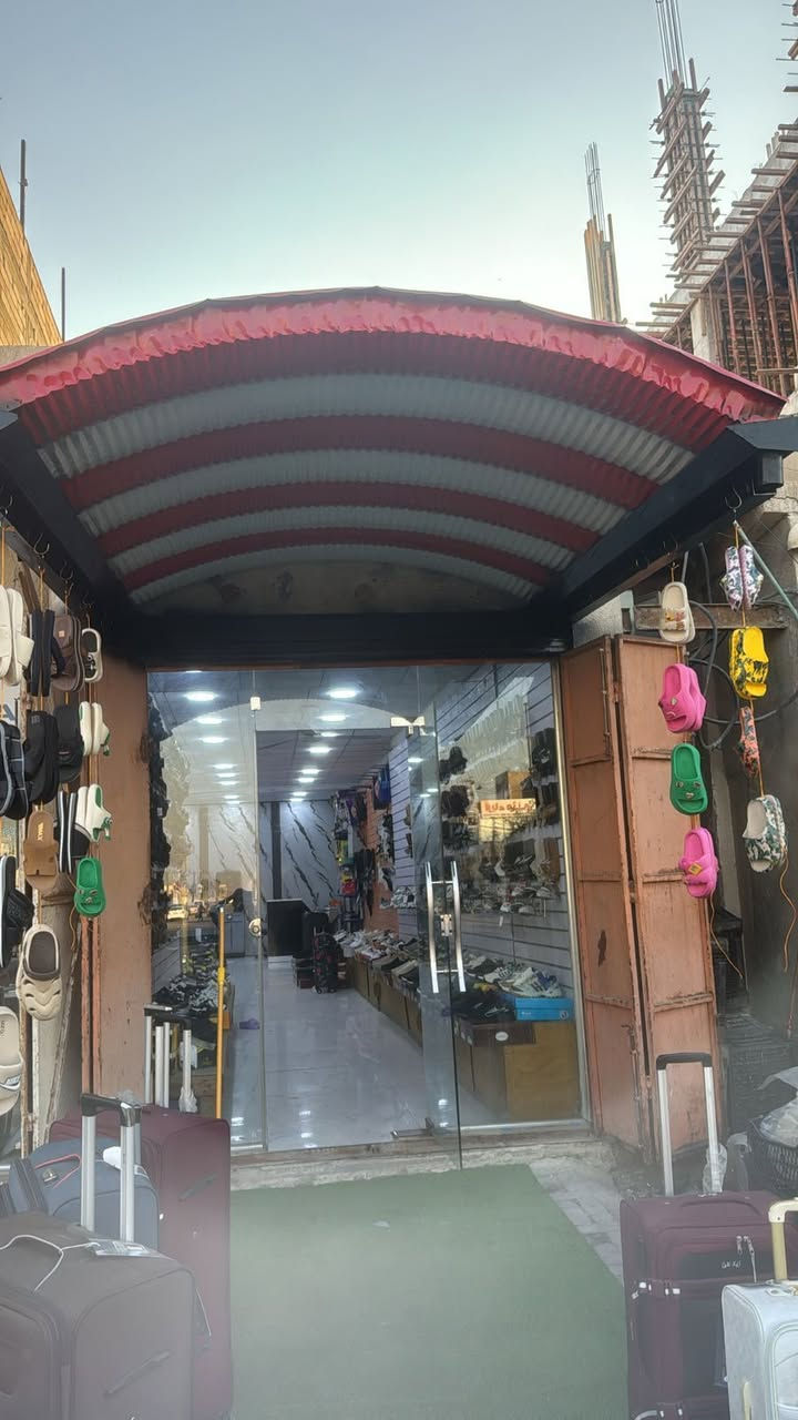 حداد كافة الحداده
عمل ولحام فريمات جنل او شخاطه حديد 
أبواب/ شبابيك/ كتائب حمايه /محجرات درج بانواعها/ سقائف / السندويش بنل او الكيربي والكيسبان 
لحيم نواعم 
سراكي /كيلون / نرمايد/ شد كابون/ تصليح الأبواب والشبابيك الحديد 
باسعار مناسبه ***********
***********
البصره
