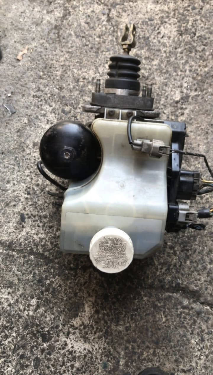 حسين باجيرو 📞***********
متوفر جميع قطع غيارر(جديد- مستعمل)باجيرو جميع الموديلات 
موقع📍 طالبيه قرب جسر طالبيه
