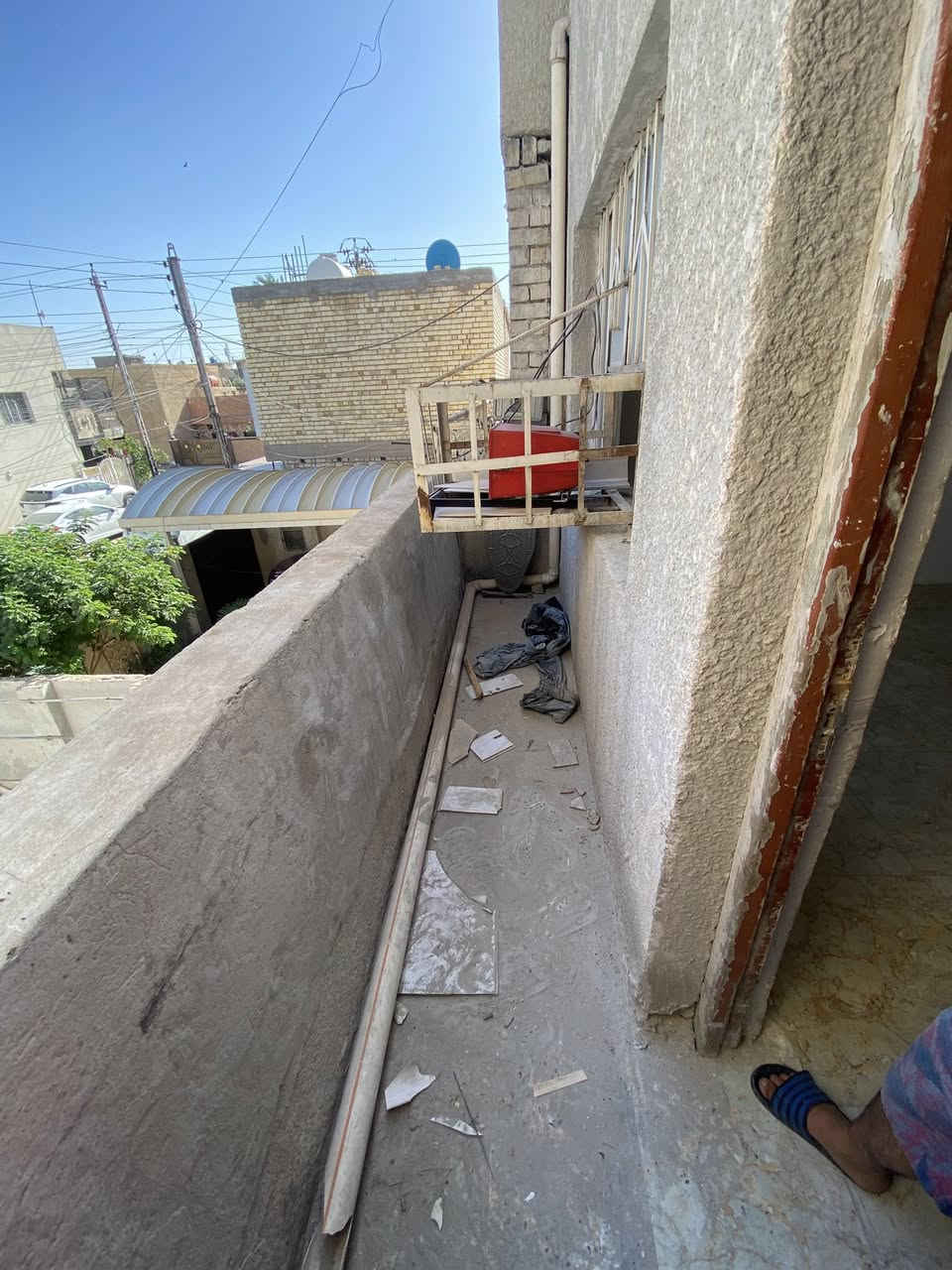 بيت الايجار  كراج ستقابل مطبخ كبير منور وغرفتين صحيات داخلي و خارجي استفسار ***********
