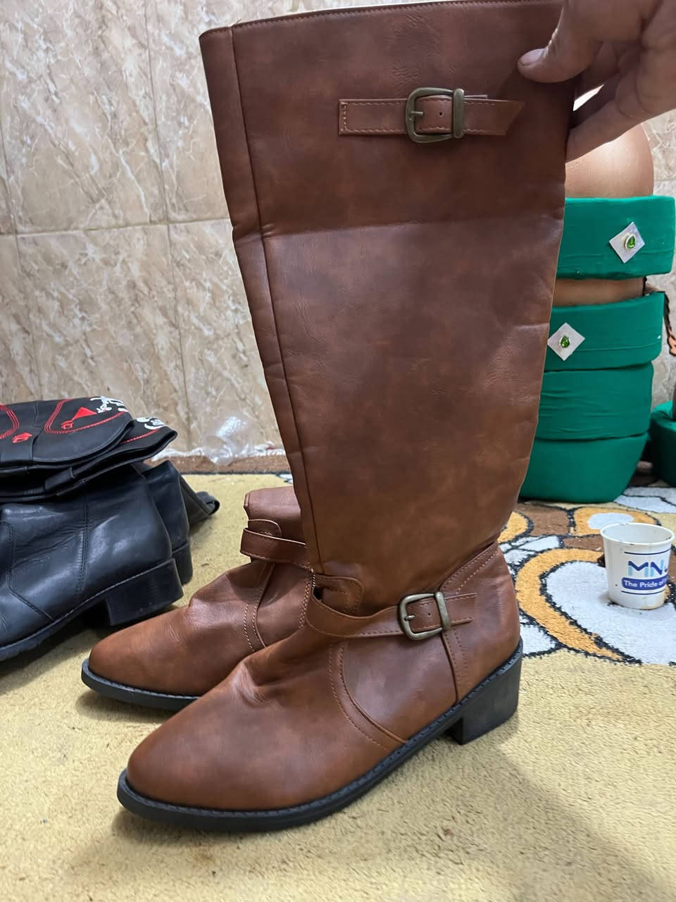بوتات للبيع قياسات 40/39/38 بسعر مناسب


**إذا كنت صاحب هذا الإعلان وتريد حذفه لأي سبب، رجاءا أرسل رسالة إلى الدعم الفني**