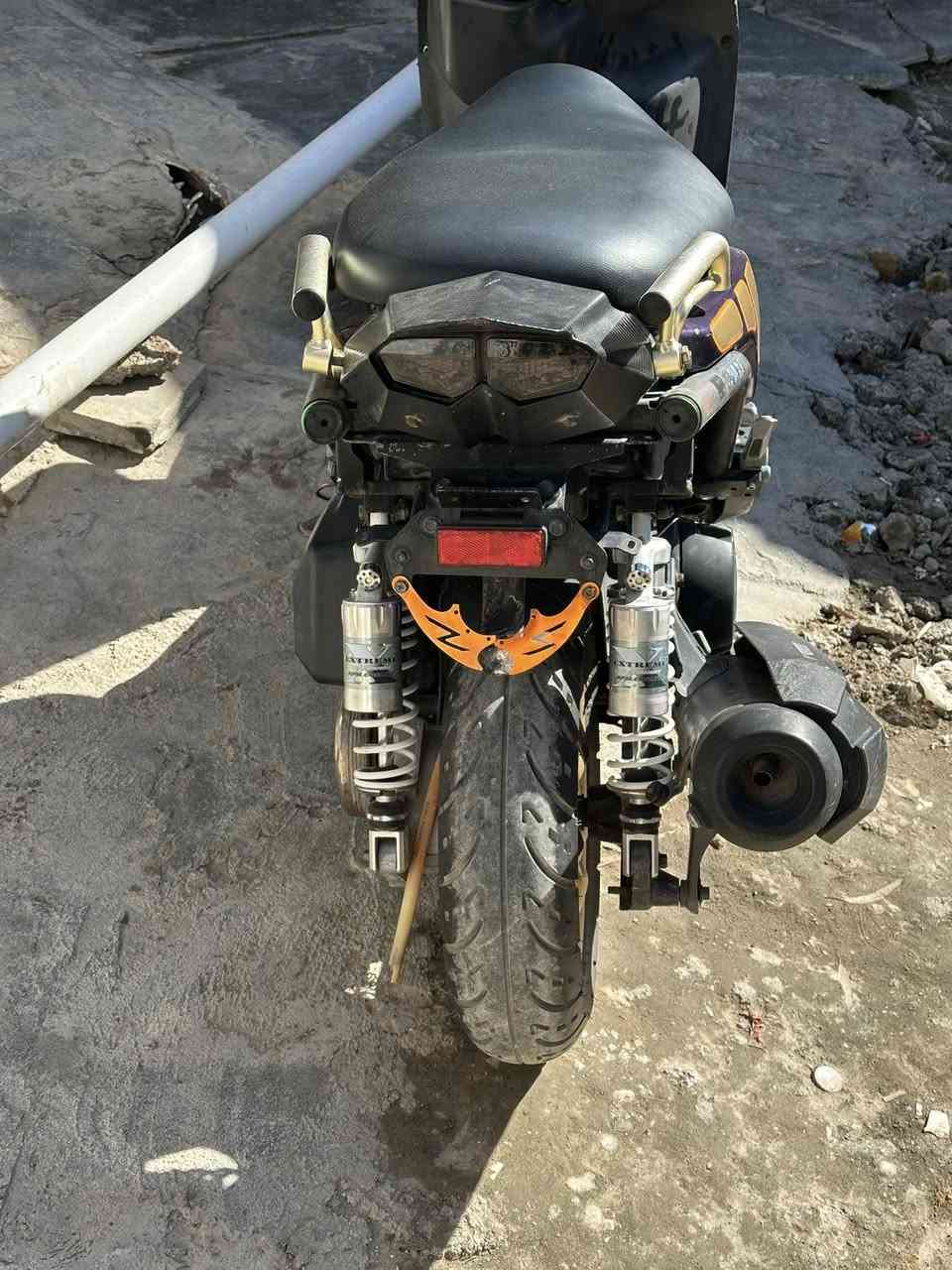 السلام عليكم جبلي البيع مزوده  مكينه برغير ماملعوب بيه الدراجه نكره سلف رايده مليون و 300 وبيه مجال بصيط مكان الدراجه كاظمية ***********
