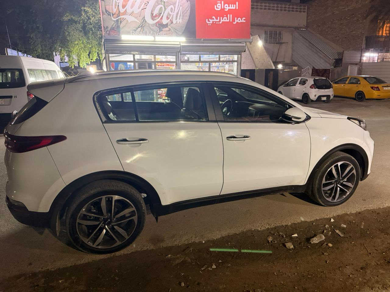 سلام عليكم 

سبورتج موديل 2020 خليجي ماشية 82 الف بيهة بارد جوة قبق لبانزين اصبعين 
مكاني جميلة رقم الهاتف ***********
السعر 205$
