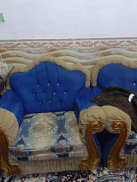 تخم قنفات ٥ قطع ثنين كبار وحده وسط  ثنين صغار بس الوسط بيها كسر من جوه...