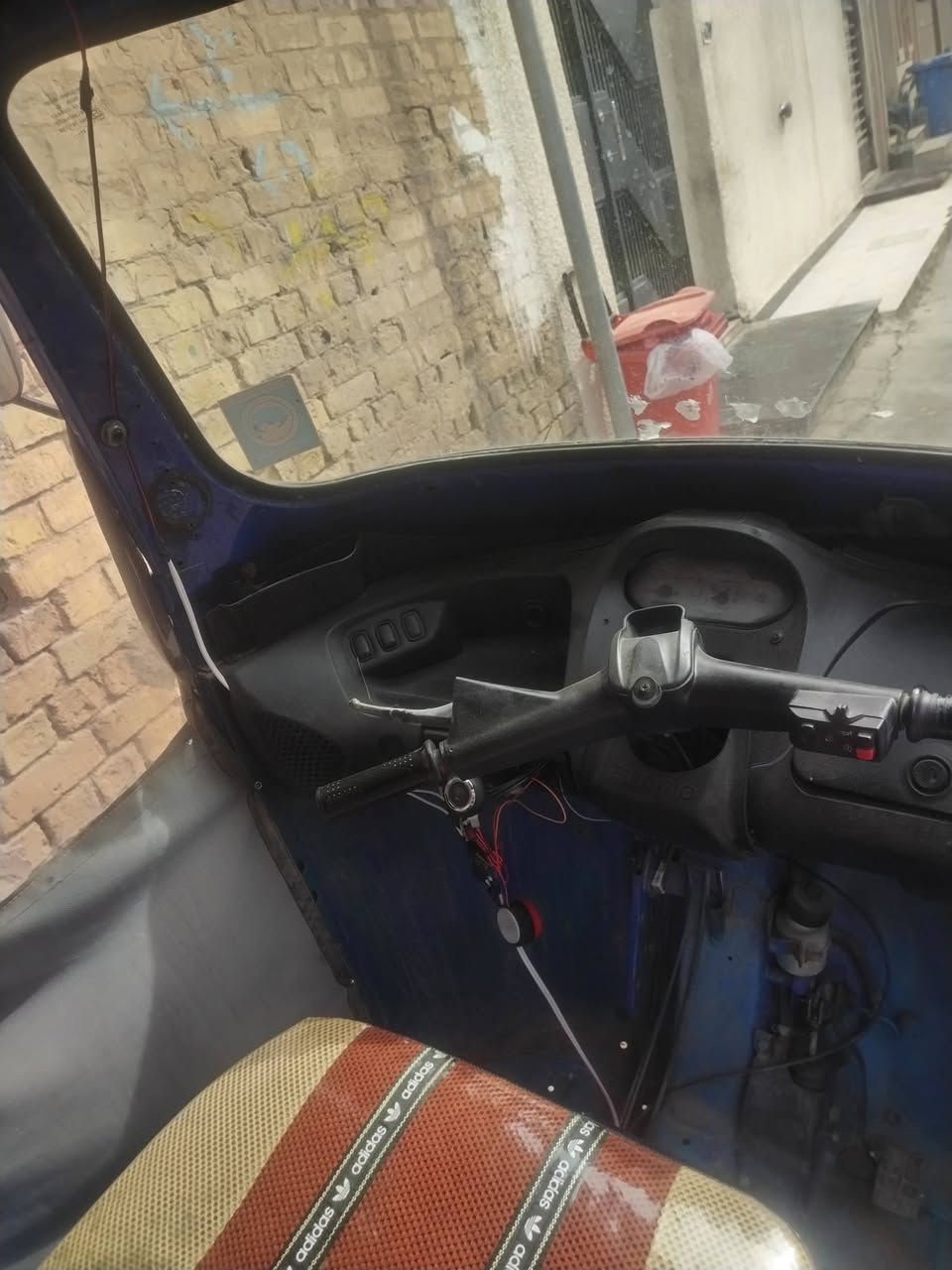 تكتك بياجو موديل ١٩ عل ٢٠ مكينه مال ٢١
تكتك يرادلها ترتيب صرفت عليها  بس السوك تعبان العطل مثل ما موضح بل فيديو تكتك بيها بصمه وجهاز إنذار قيم بما يرضي الله
رقمي ***********
متواجد واتساب تكتك اوراق
