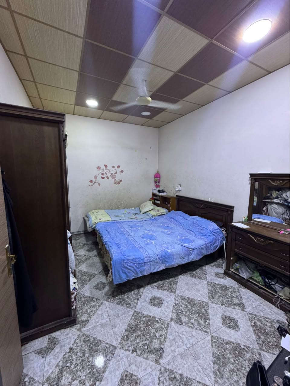 سلام عليكم بيت للبيع زراعي 

بيه غرفتين نوم و استقبال و مطبخ و حوش بيتونه 

سعر بيت 95 مليون وبي مجال 

عنوان حي واسطي قرب دائراء المعوقين 

ال شراي  يتصل *********** كركوك, العراق
