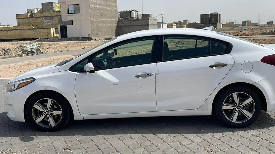 كيا فورتي 2018 اربيل
وارد امريكي 
ضربته باب سايق او تكمه  مع طخات بسيطه 
محرك 2000 دوش 
محرك كير تبريد سليمات 
السعر /125 وقابل للتفاوض 

العنوان. البصره  القبله 
رقم الهاتف ***********
