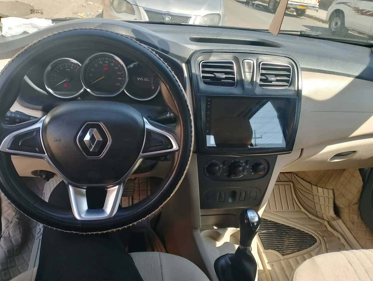 السلام عليكم رينو سنبل للبيع سياره موديل 2019 بيها صبغ جلغ الخلفي رقمها سليمانيه مكان السياره بل الموصل  السعر بالخاص رقم الهاتف ‏‪***********‬‏
