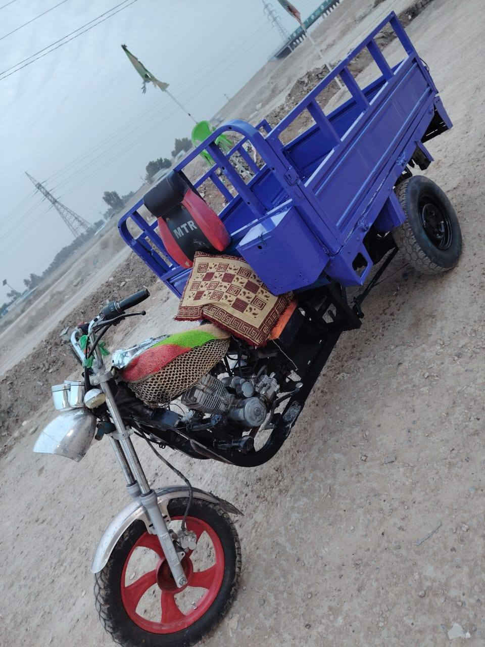 اسلام عليكم من رخصه مدير الكروب ستوته البيع مديل ١٤ بدون أوراق نظافته خير من الله صبغ جديد ركبته سليمه بدون الحيم السعر ٨٥٠ وبيه مجال مكانه بابل المحاويل ناحيه الامام قريه العباره رقم الهاتف ***********
