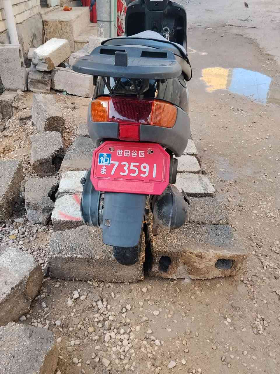 دراجه بطه موديل 2003
كفاله عامه وراقها موجوده 
وماصارلها شهر كم شهر من طالعه من المعرض كهربائياتها كلها شغلها اشاره 
هندر سلف كلشي شغال  
السعر 600الف  متوازي على الفلوس أيضا وبيها مجال مكاني كربلاء المقدسه وهذا رقمي ***********
