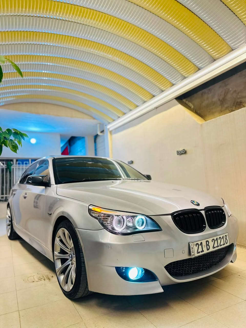 BMW E60 550 2006
-------------------------------------
#السعر : 133$ وبيه مجال بسيط 
‏
#رقم الهاتف : *********** 

#رقم السيارة : سليمانية  

#مكان السيارة : واسط/العزيزية 
-------------------------------------
للبيع فقط 
ميماتي موديل 2006 حجم 550 نوزل قصير 8 سلندر السيارة صاروخ 🚀🚀 رقم مميز  سليمانية جديد سنوية جديدة سيارة كت M كامل داخل + خارج بيه صبغ اثر جراد بدون اي حادث شواصي لغود كفاله صفر مسج بدون اي عطل 
تفاصيل سيارة 👇🏼👇🏼
1_ بصمة 🗝
2_محرك 8 سلندر⁦⁩+كير تبترونيك مكفولات ⁦⚔️
3_تبريد قطعتين ❄️
4_كروز سرعة 🔒
6_مراية داخلية+جانبة عاكسة 🪞
7_تحكم ستيرن ⚔️
8_ كشنات كهرباء⚡️
9-شاشة اعطال🖥
10-داخل اسود  
11-لايت زنون LED 🔦
12_ كشنات M 
13_سلايت 
14-ويل 19 M تو سايز+تخم تاير جديد⚔️
15-بك لايت LED اشارة حمرة 💡
16-صدر امامي خلفي جديد ⁦⚔️
17-داخل جلد وقماش 
18-هزة وفحص جديد⚔️
19-حساسات امامية خلفية ⚔️
20-انارة ترحيب💡
21-دمامات بلادية 
22_منفذ AUX
23_ماوس تحكم 
24_شاشة 
25_سوارات متغيرة + منظومة زنون 
26_شاشة جبيرة 
27_بردات 5 خلفية كهرباء 
28_حساسات امامية خلفية 

-------------------------------------
