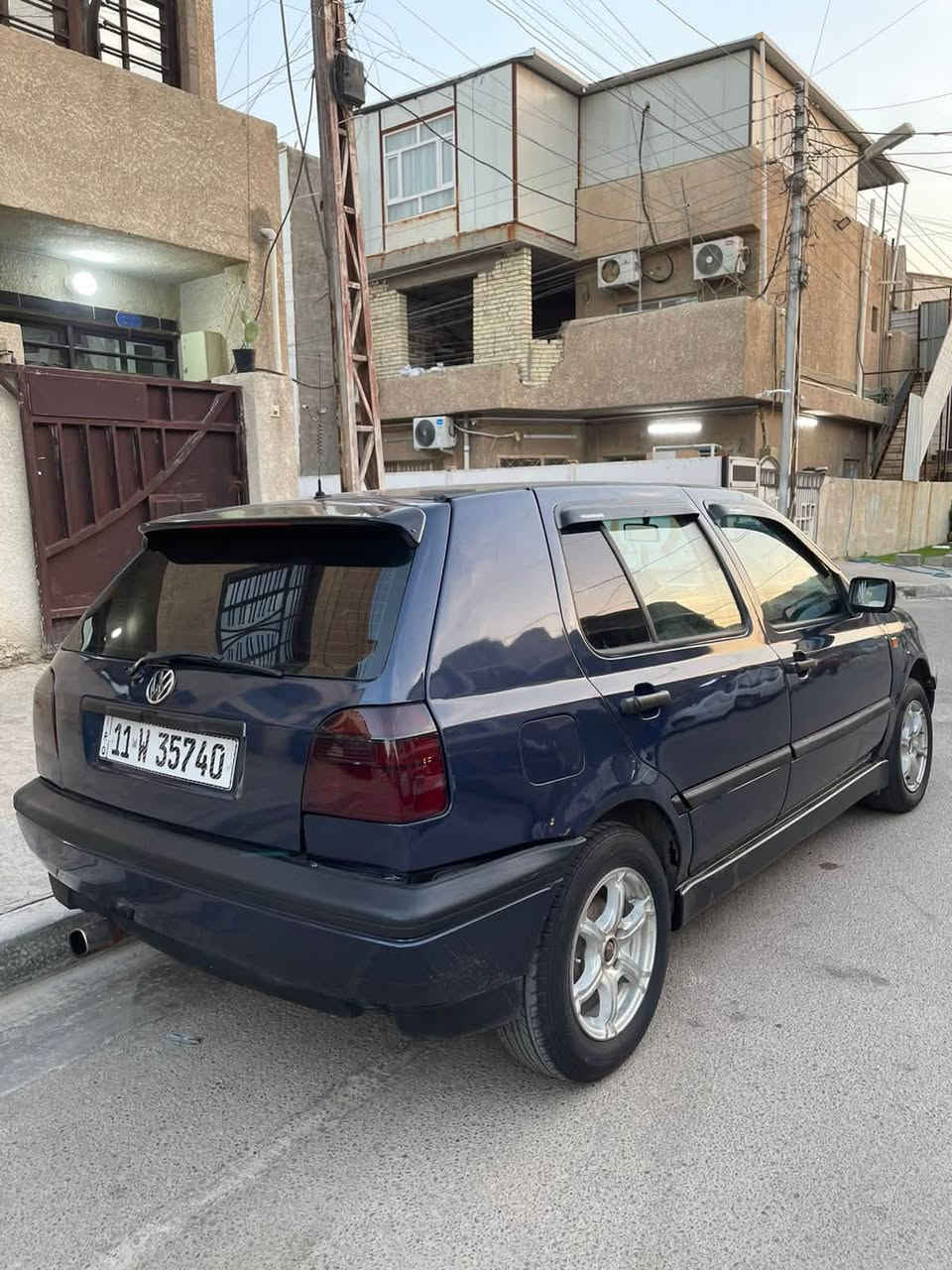 كولف mk3 رقم يغداد انكليزي هزه وسنويه جدد باسمي تحويل ثاني يوم مكينه١٨٠٠ كير اوتو شرط مكفولات صدر امامي خلفي نضيف تخم تاير ياباني ويل كب داخلهه نضيف كهربائيات كله شغاله السعر42 مكاني بغداد حي جهاد***********
