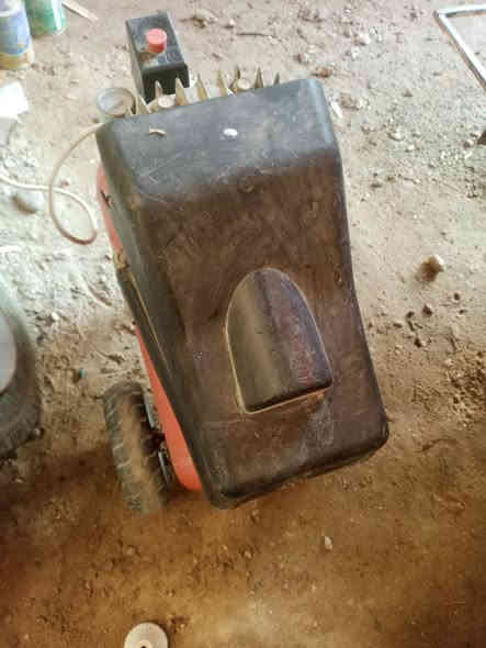 السلام عليكم كومبريصر هواء للبيع شغال السعر٧٥ الف منطقة٤٠٠٠.   ***********
