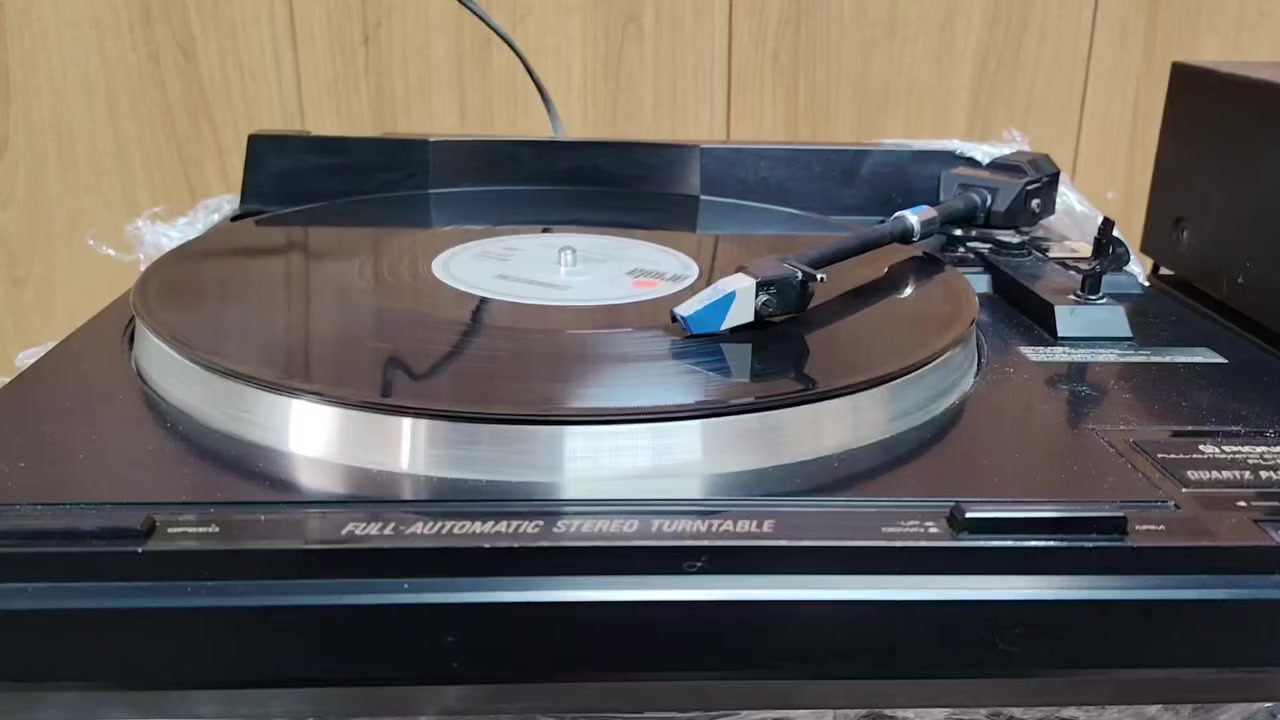 من رخصة الادمن كرام ماركة بايونير حجم لارج فول اوتوماتيك ...ابرة من اوديو تكنكا ...ماركة تكنكس ....كهرباء ٢٢٠ ...جهاز وضع شركة ...نقص فقط غطاء ...وكارتون فقط ..للشراء يتفضل خاص


**إذا كنت صاحب هذا الإعلان وتريد حذفه لأي سبب، رجاءا أرسل رسالة إلى الدعم الفني**